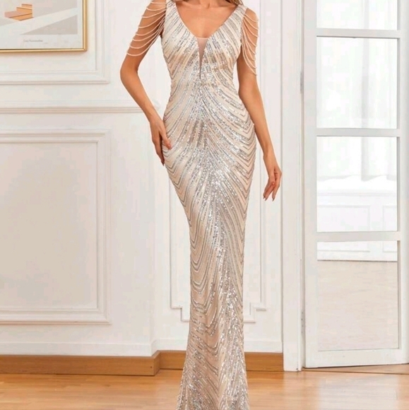 Silver, Backless, V Neck, Draped Rhinestone,  Contras Sequined Mermaid G… - Picture 6 of 16